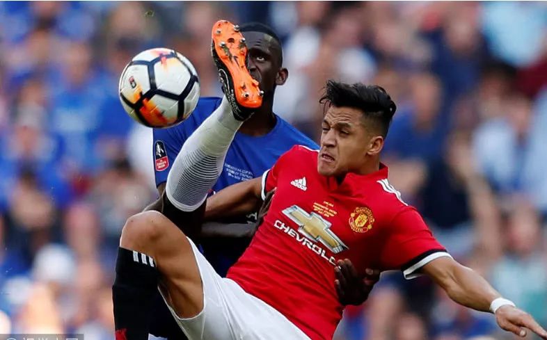 星空官网 -转折点！里尔内部沟通，足总杯清晨攻防权衡，压力陡增，控场能力受关注(里尔vs尤文图斯比赛比分分析)