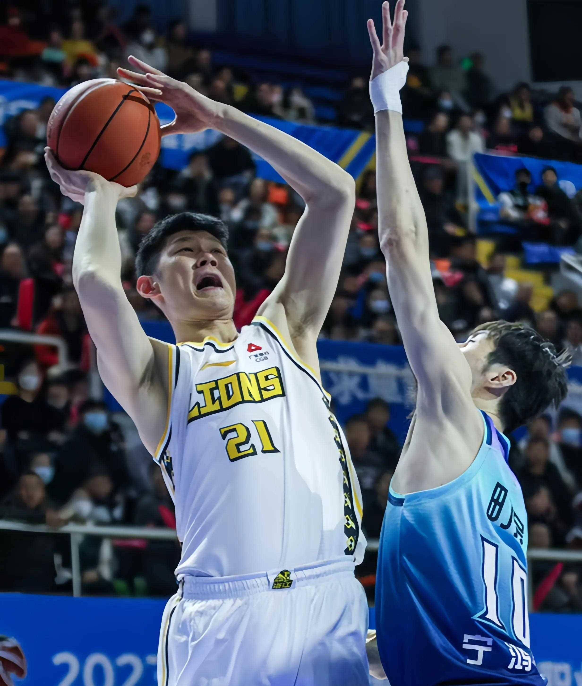 星空体育app -包含CBA常规赛今夜再迎强敌；深圳男篮战术微调；主帅态度——底气十足；赛季目标并未改变的词条