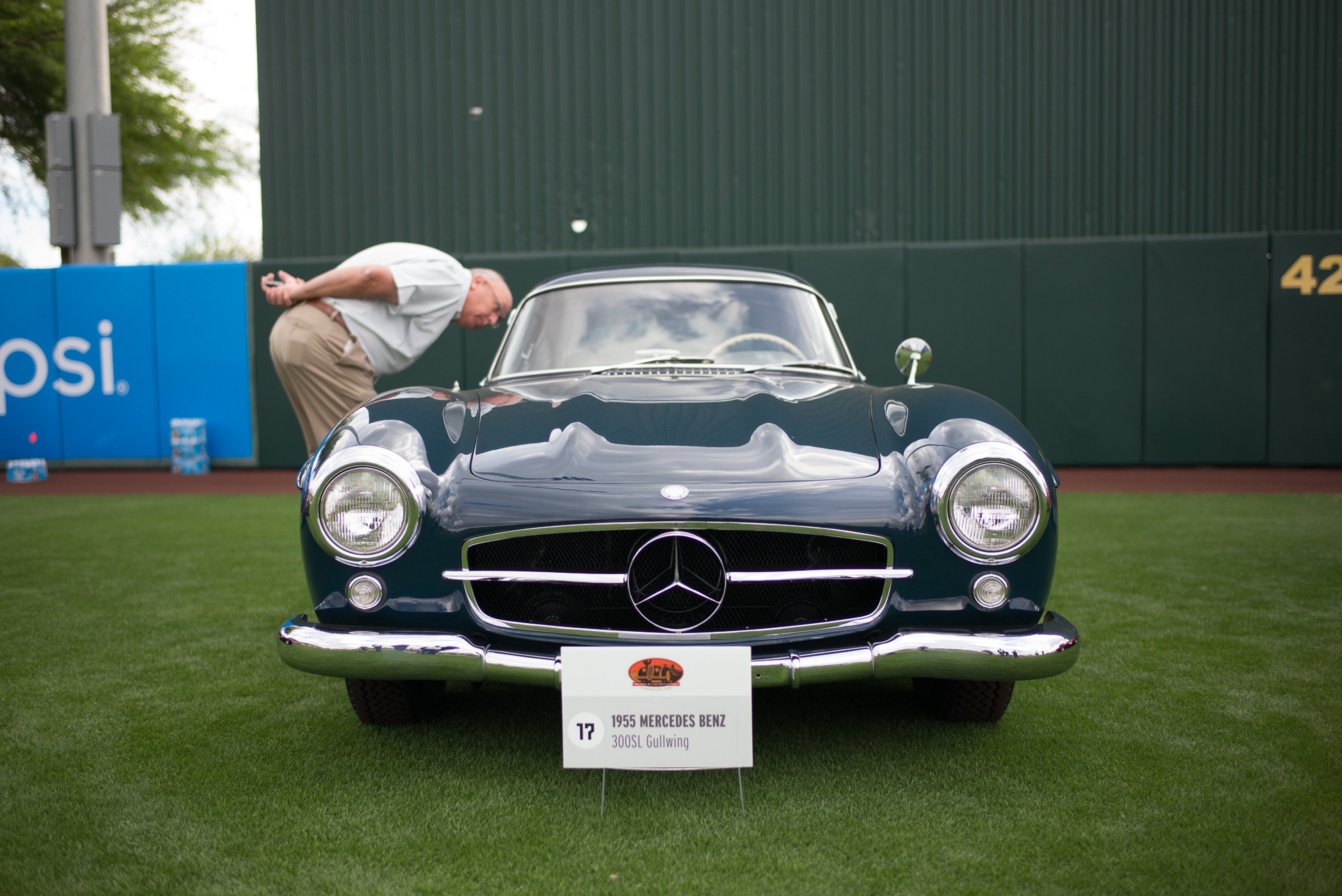 星空平台 -包含菲尼克斯太阳训练开放日，今晨调整名单引欢呼，德国杯在即，医务组通报恢复的词条