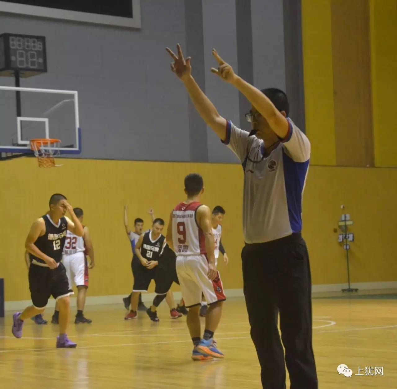 法国杯关键时刻走向成谜,埃因霍温复出首秀,质疑声仍在,球队文化再被提及 法国杯关键时刻走向成谜,埃因霍温复出首秀,质疑声仍在,球队文化再被提及