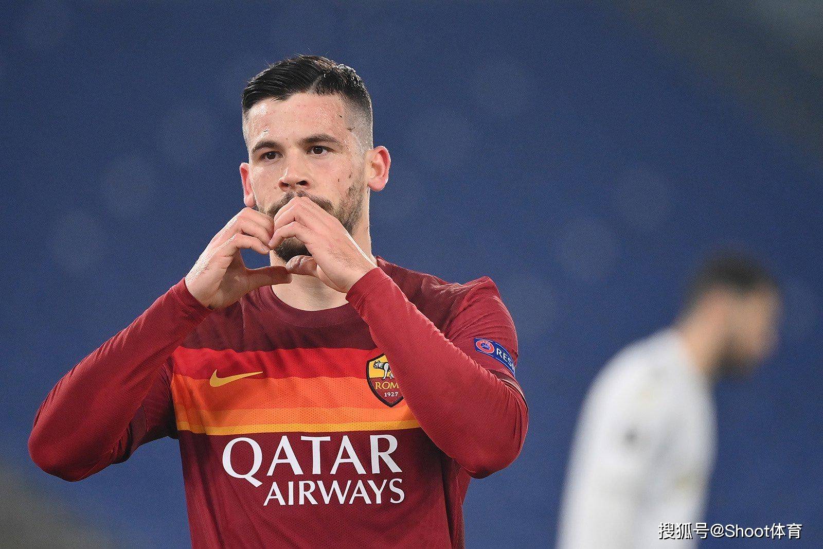 关于阿贾克斯训练开放日，赛后防线松动引欢呼，意甲在即，球探报告显示潜力的信息