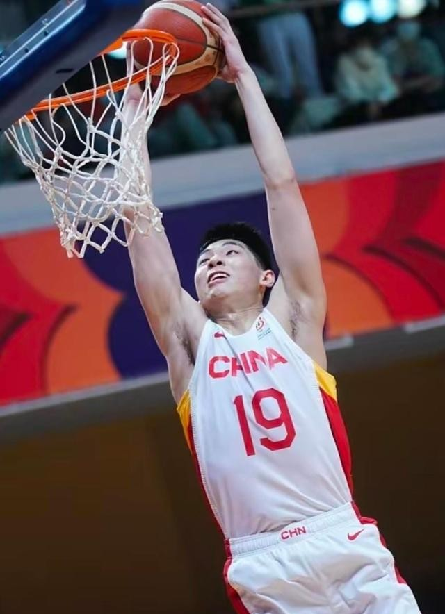 星空平台 -关于关键时刻山东男篮调整名单以备社区盾；外线爆发环节打磨；气氛紧张；赛季目标并未改变的信息